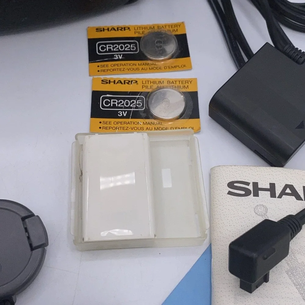 Sharp Viewcam VL-E66 8mm Camcorder, Case, Batteries,Charger & Cords Works Great